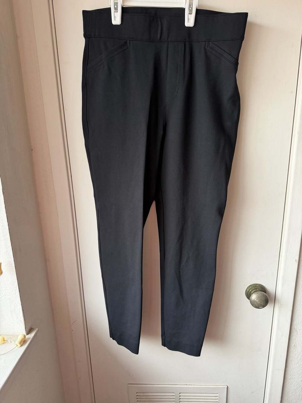 Spanx Pants Size L Black Pull On Stretch Slim Leg